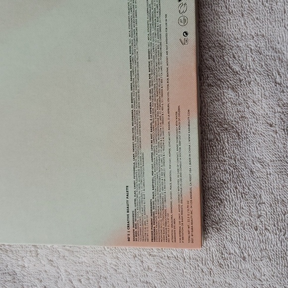 Kara Beauty 60's Creative Beauty Palette - Picture 3 of 6